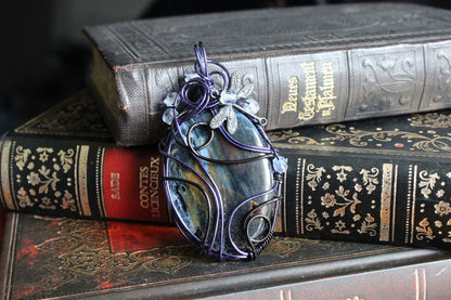 Collier avec pietersite et libellule - Aurore Lune 