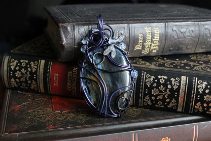 Collier avec pietersite et libellule - Aurore Lune 
