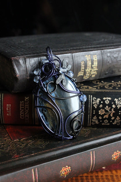 Collier avec pietersite et libellule - Aurore Lune 