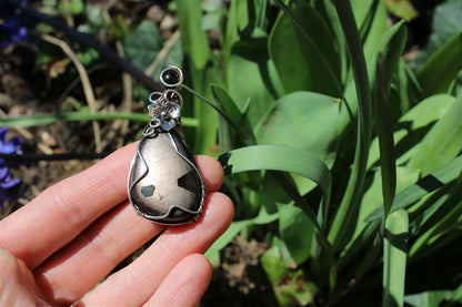 Collier  avec saphir - corindon - Aurore Lune 