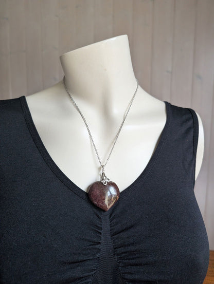 Collier coeur en grenat - Aurore Lune 