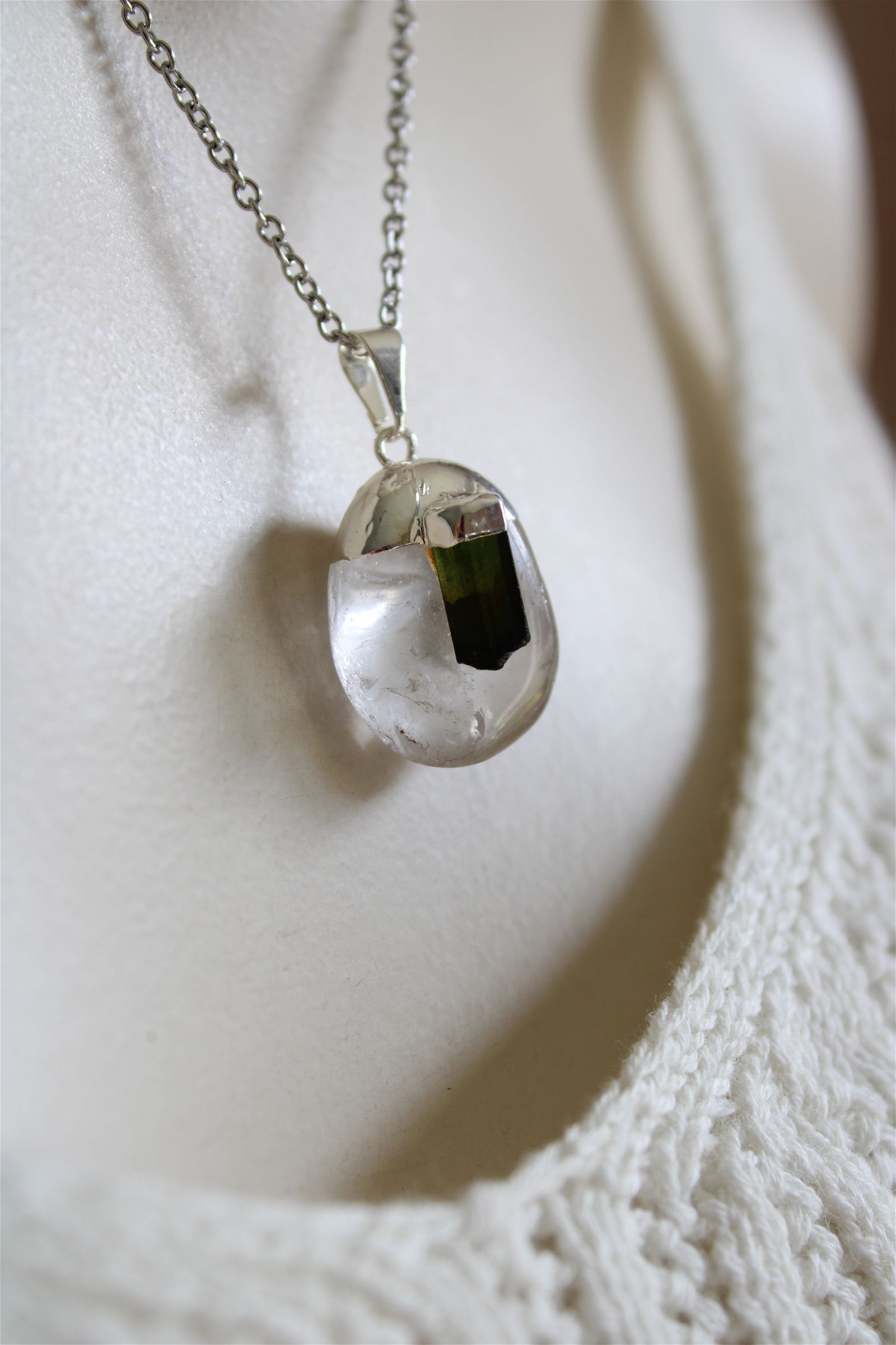 Collier cristal de roche et tourmaline verte avec chaîne - Aurore Lune 