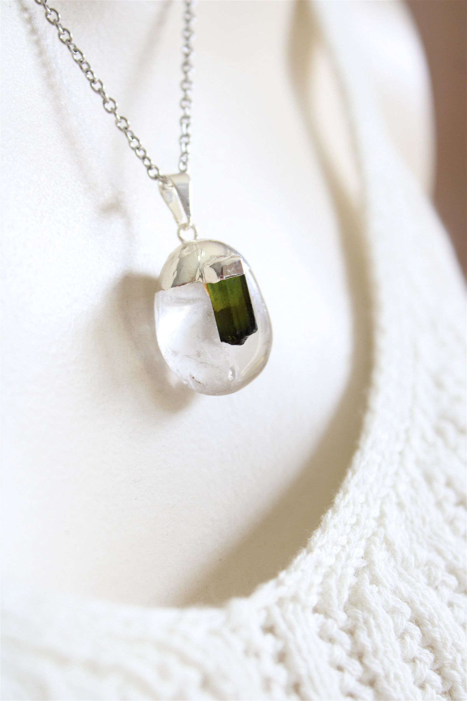 Collier cristal de roche et tourmaline verte avec chaîne - Aurore Lune 