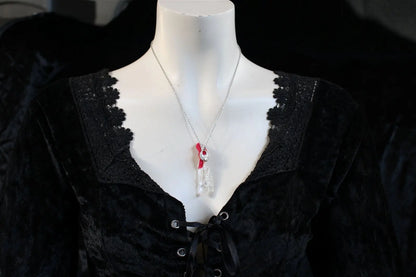 Collier cristal de roche "plastifié " en surface soie et scarabée - Aurore Lune 