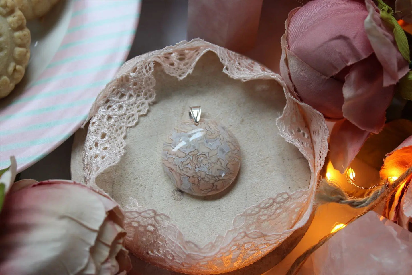 Collier de douceur en agate candy cotton - Aurore Lune 