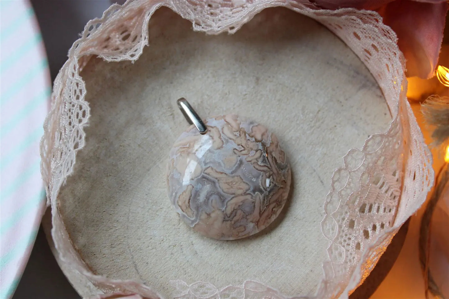 Collier de douceur en agate candy cotton - Aurore Lune 