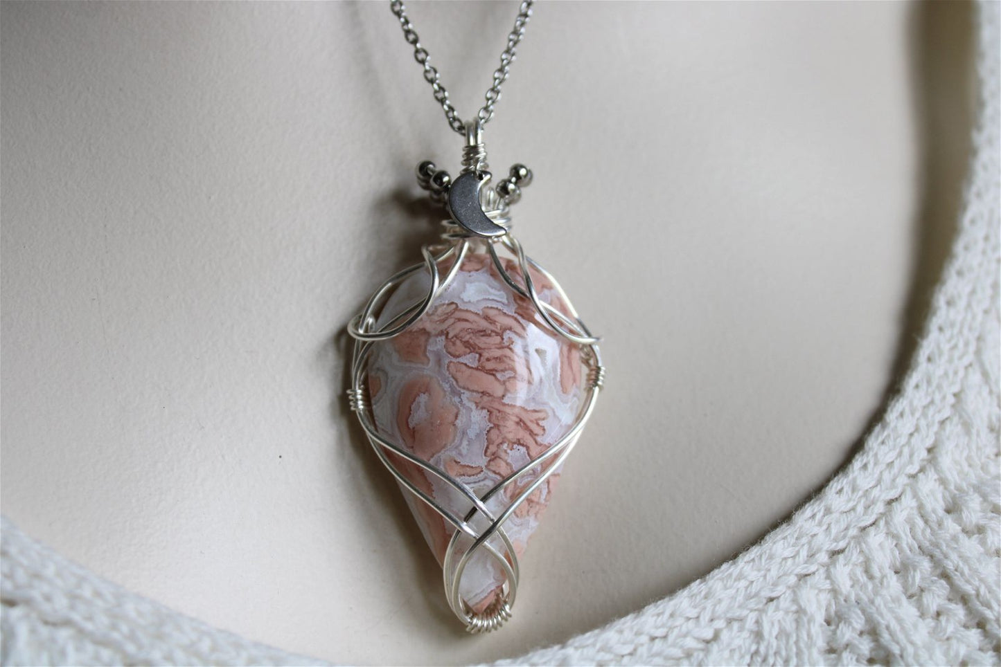 Collier de douceur en agate candy cotton - Aurore Lune 