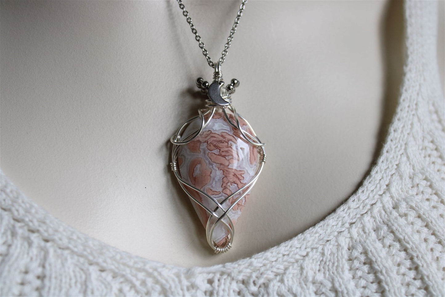 Collier de douceur en agate candy cotton - Aurore Lune 