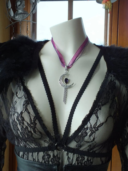 Collier décoré d'un swarovski original violet et belle Lune en filigrane, cordon violet multifils ou chaîne en acier inoxydable - Aurore Lune 