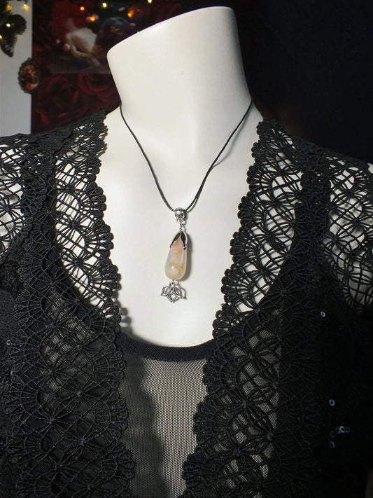 Collier en agate sakura - Aurore Lune 