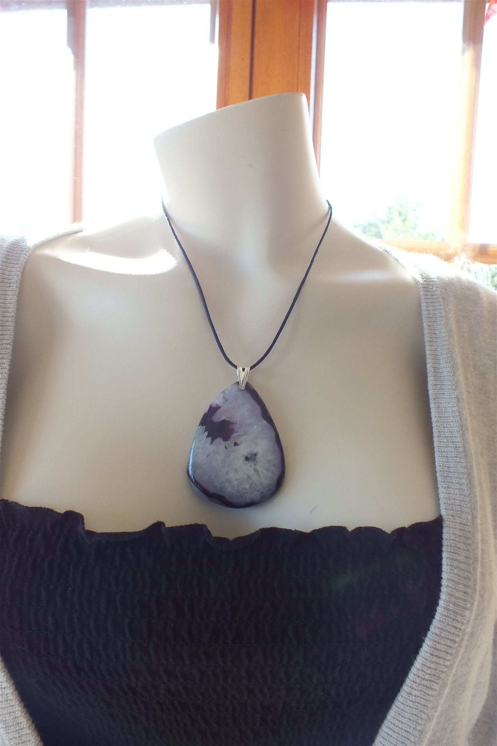 Collier en agate  teintée - Aurore Lune 