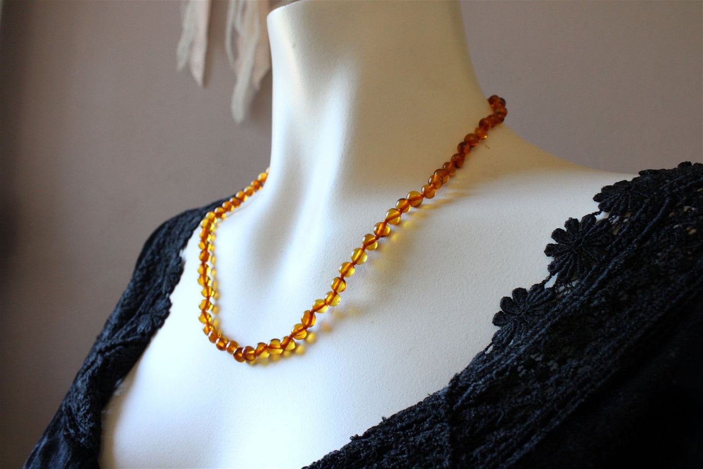 Collier en ambre cognac 50 cm - Lituanie - Aurore Lune 