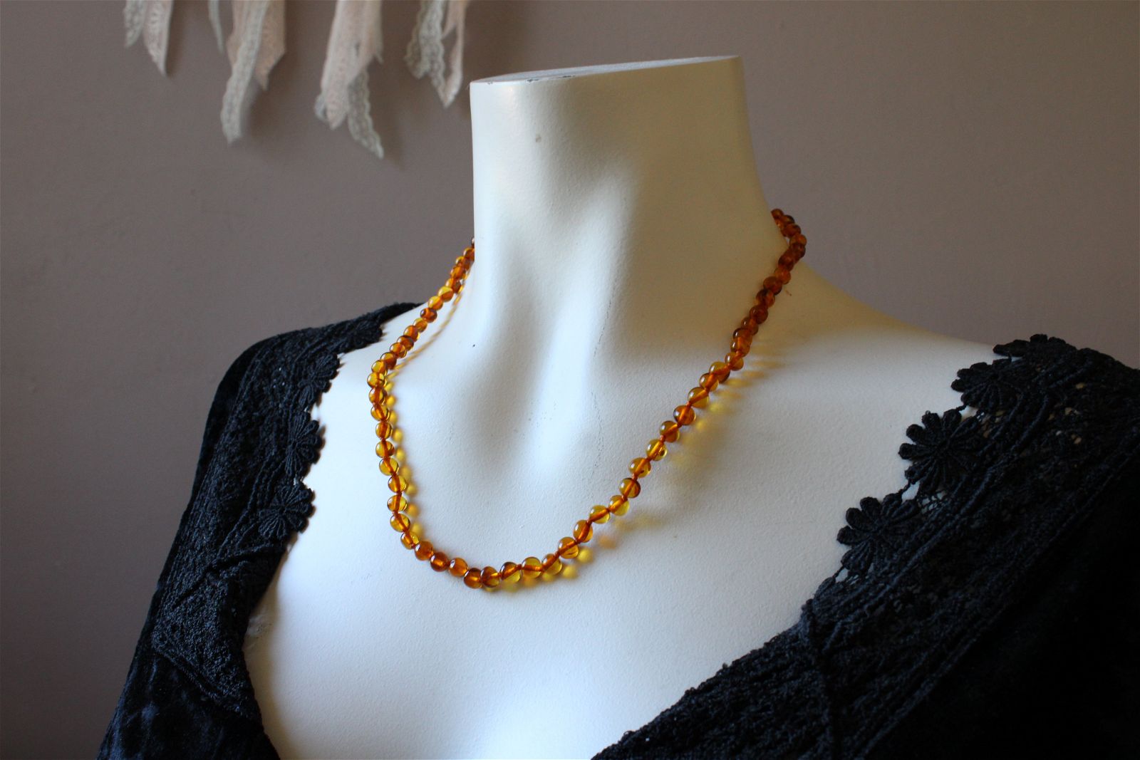 Collier en ambre cognac 50 cm - Lituanie - Aurore Lune 