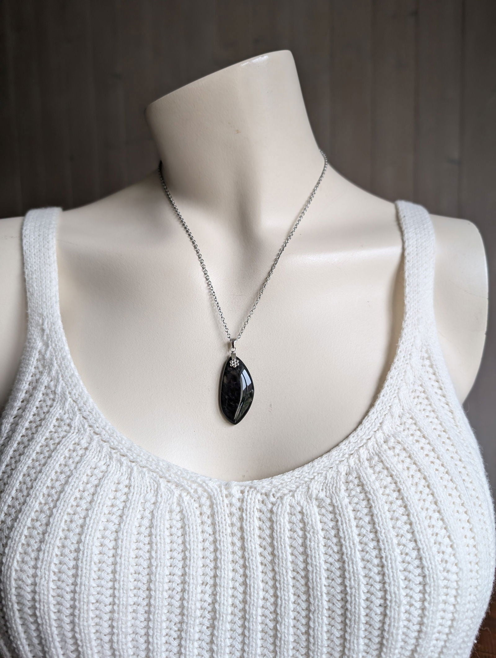 Collier en obsidienne mentogochol - Aurore Lune 