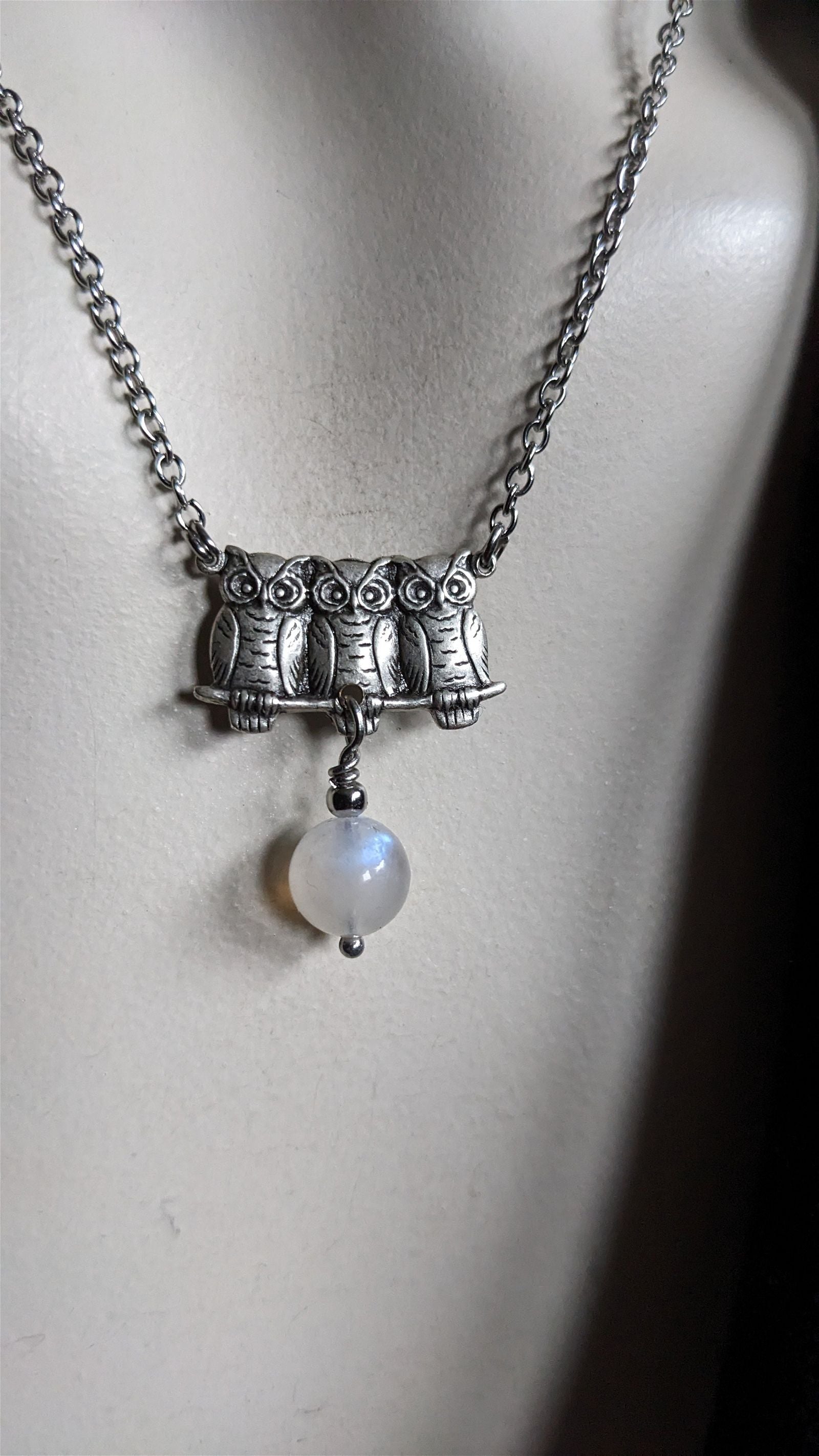 Collier labradorite blanche et chouettes - Aurore Lune 