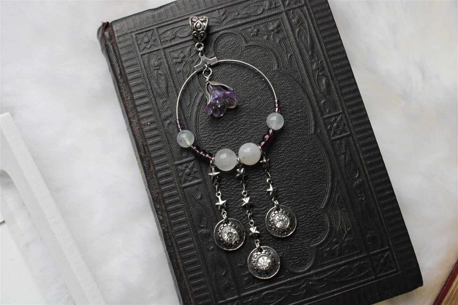 Collier labradorite blanche et décorations douces - Aurore Lune 
