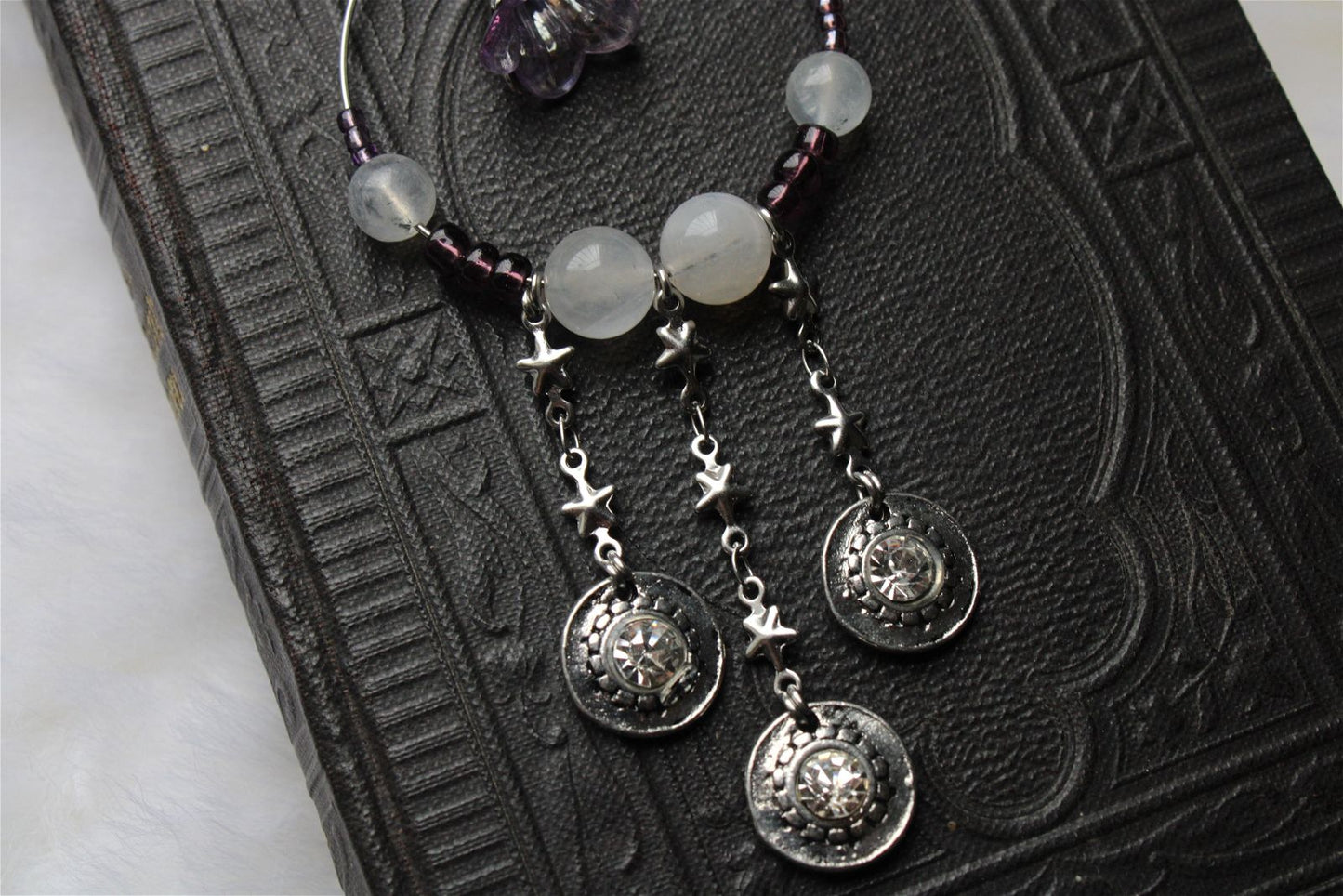 Collier labradorite blanche et décorations douces - Aurore Lune 