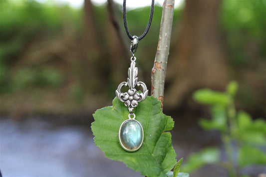 Collier labradorite et décoration façon Art Nouveau - Aurore Lune 