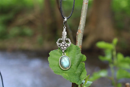 Collier labradorite et décoration façon Art Nouveau - Aurore Lune 