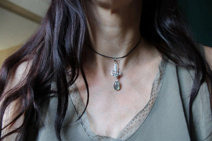 Collier labradorite et décoration façon Art Nouveau - Aurore Lune 