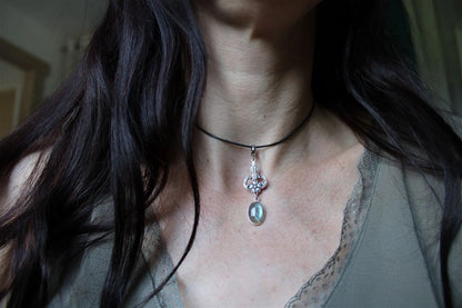 Collier labradorite et décoration façon Art Nouveau - Aurore Lune 