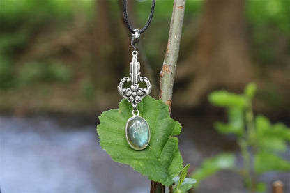 Collier labradorite et décoration façon Art Nouveau - Aurore Lune 