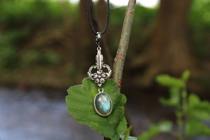 Collier labradorite et décoration façon Art Nouveau - Aurore Lune 