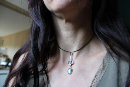 Collier labradorite et décoration façon Art Nouveau - Aurore Lune 
