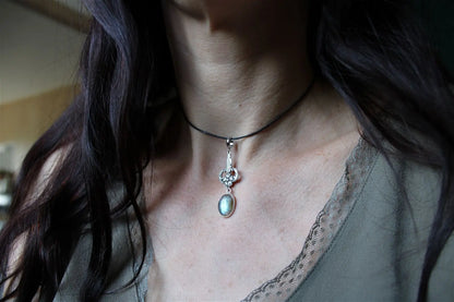 Collier labradorite et décoration façon Art Nouveau - Aurore Lune 