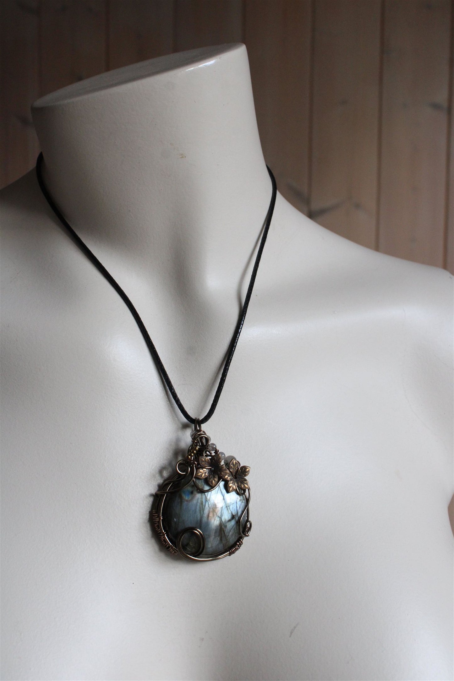 Collier labradorite jolis reflets gris - Aurore Lune 