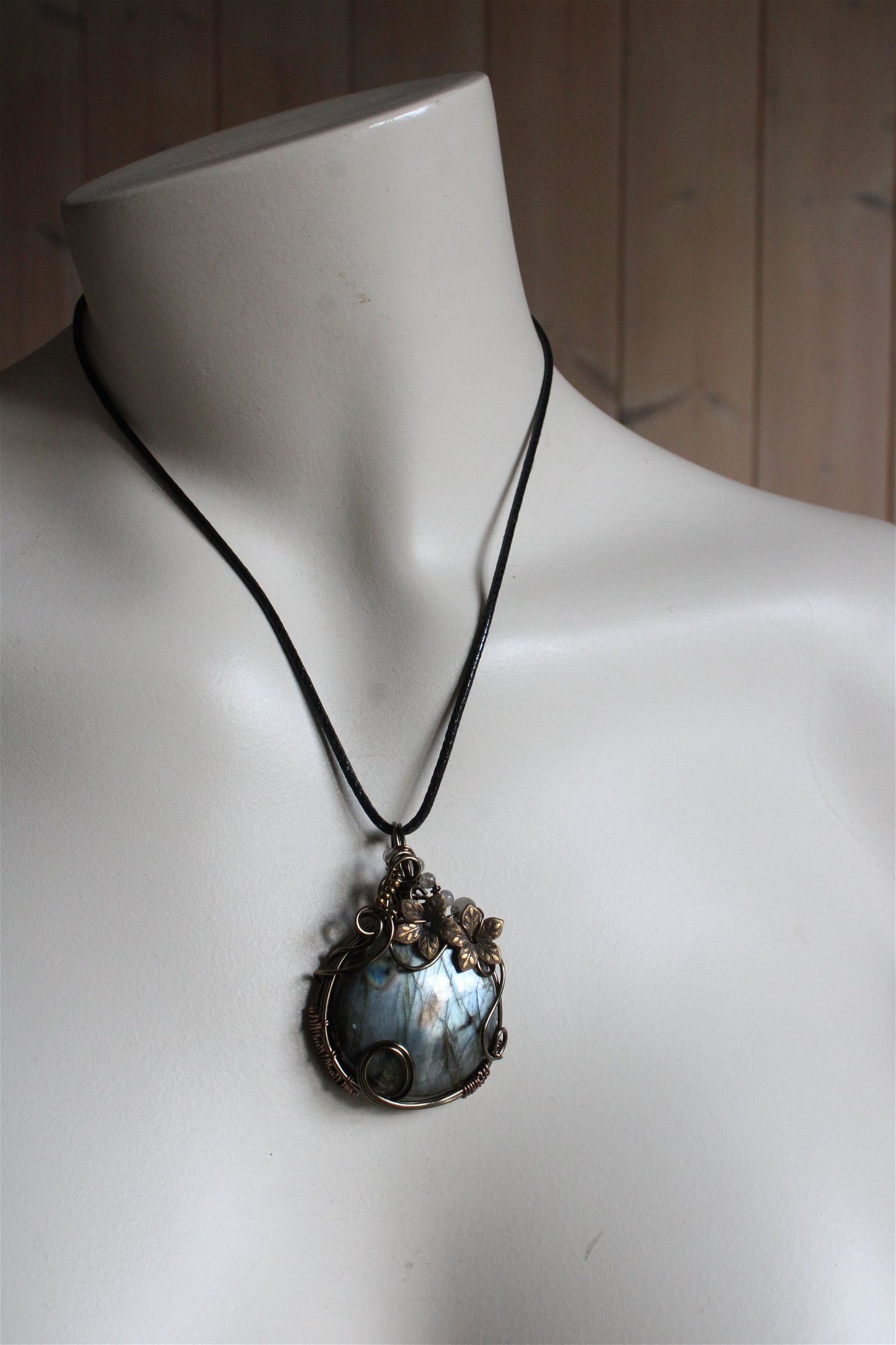 Collier labradorite jolis reflets gris - Aurore Lune 