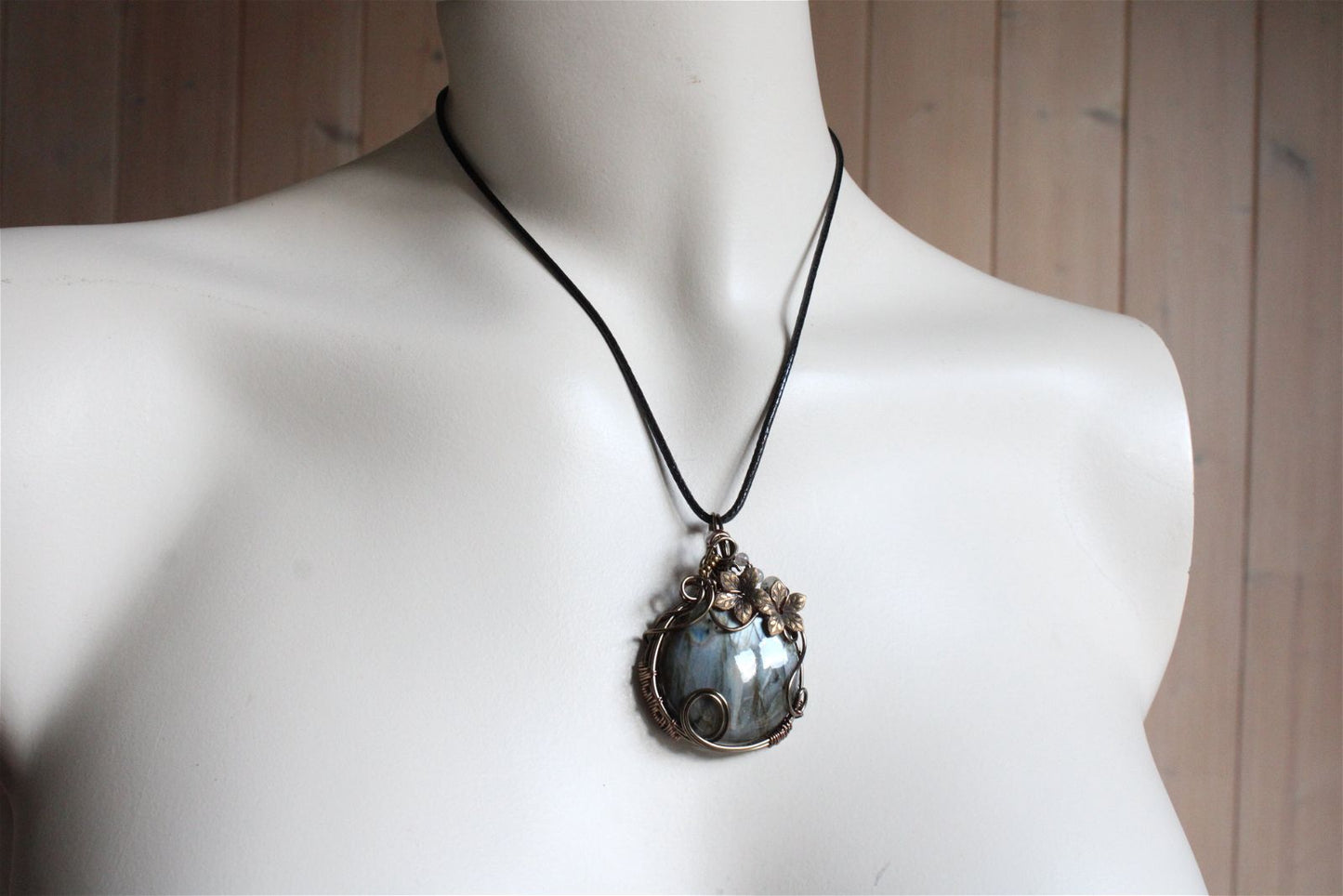 Collier labradorite jolis reflets gris - Aurore Lune 