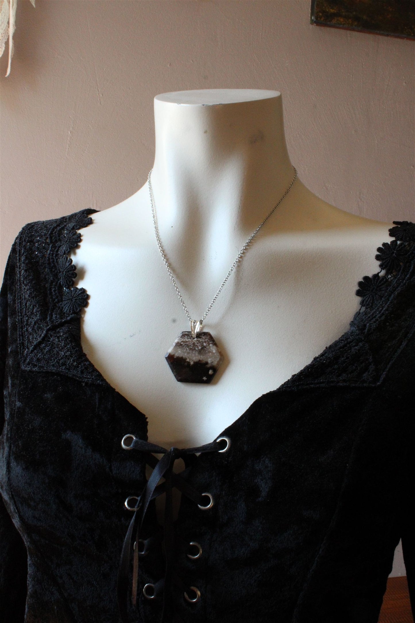 Collier opale noire de Madagascar - Aurore Lune 