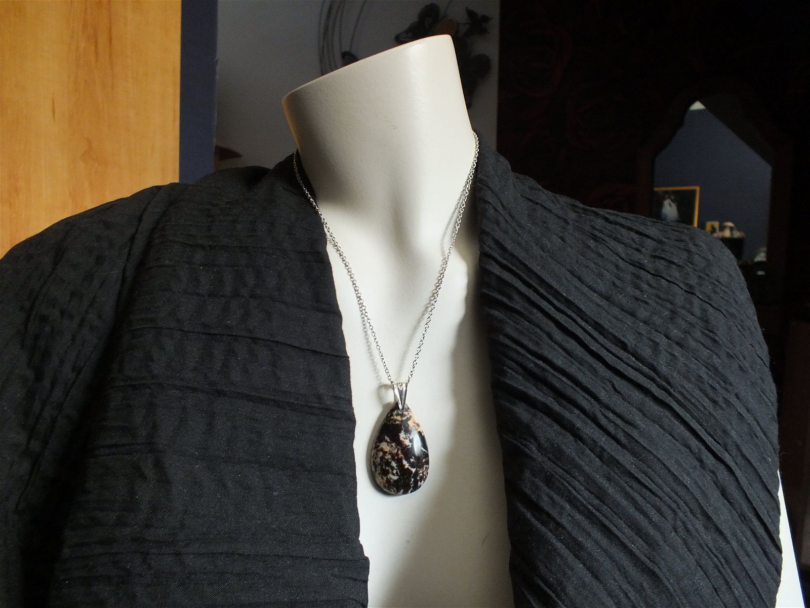 Collier opale noire de Madagascar E - Aurore Lune 