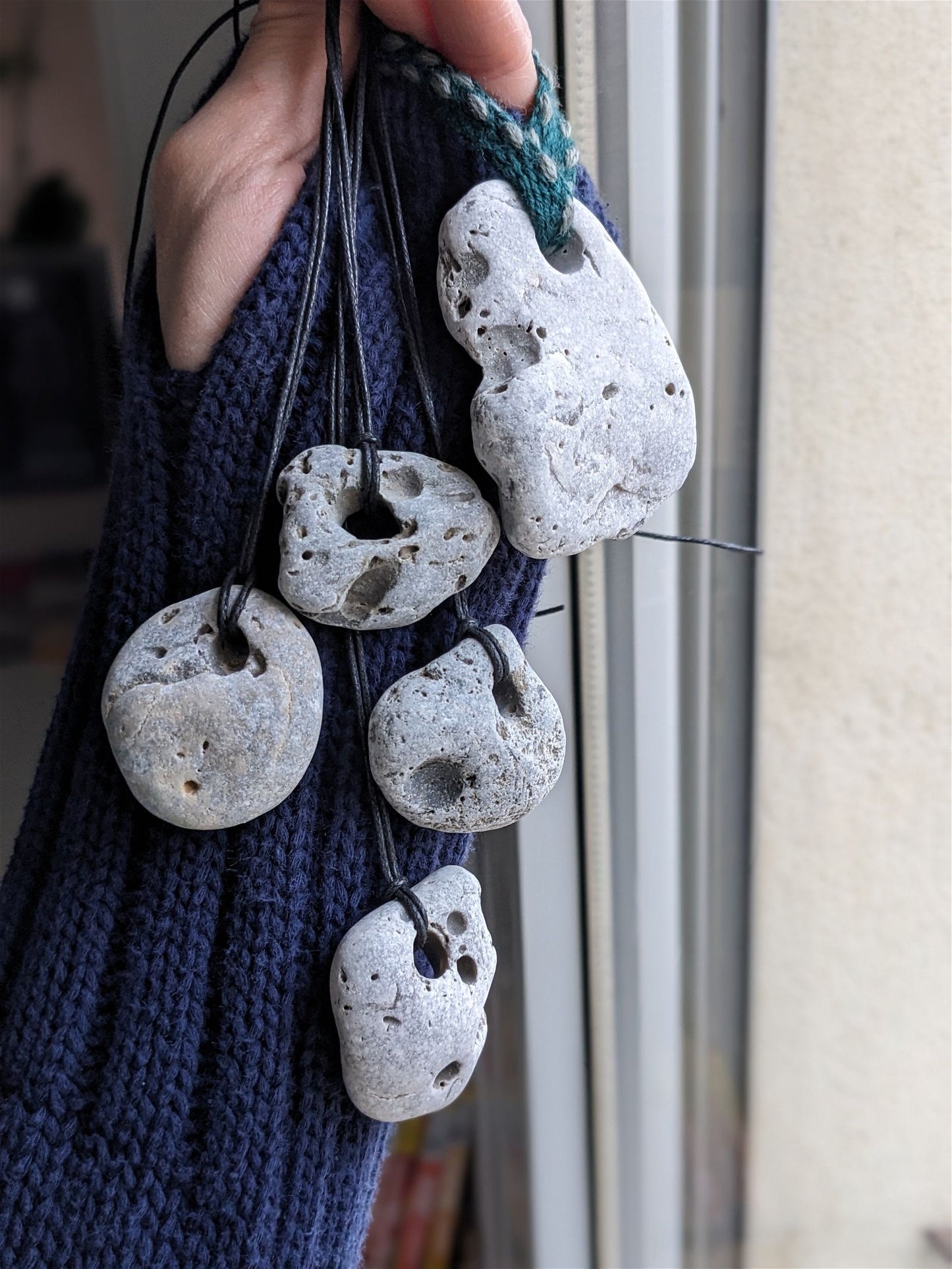 Collier pierre de protection irlandaise pierre de sorcière hagstone AU CHOIX - Aurore Lune 