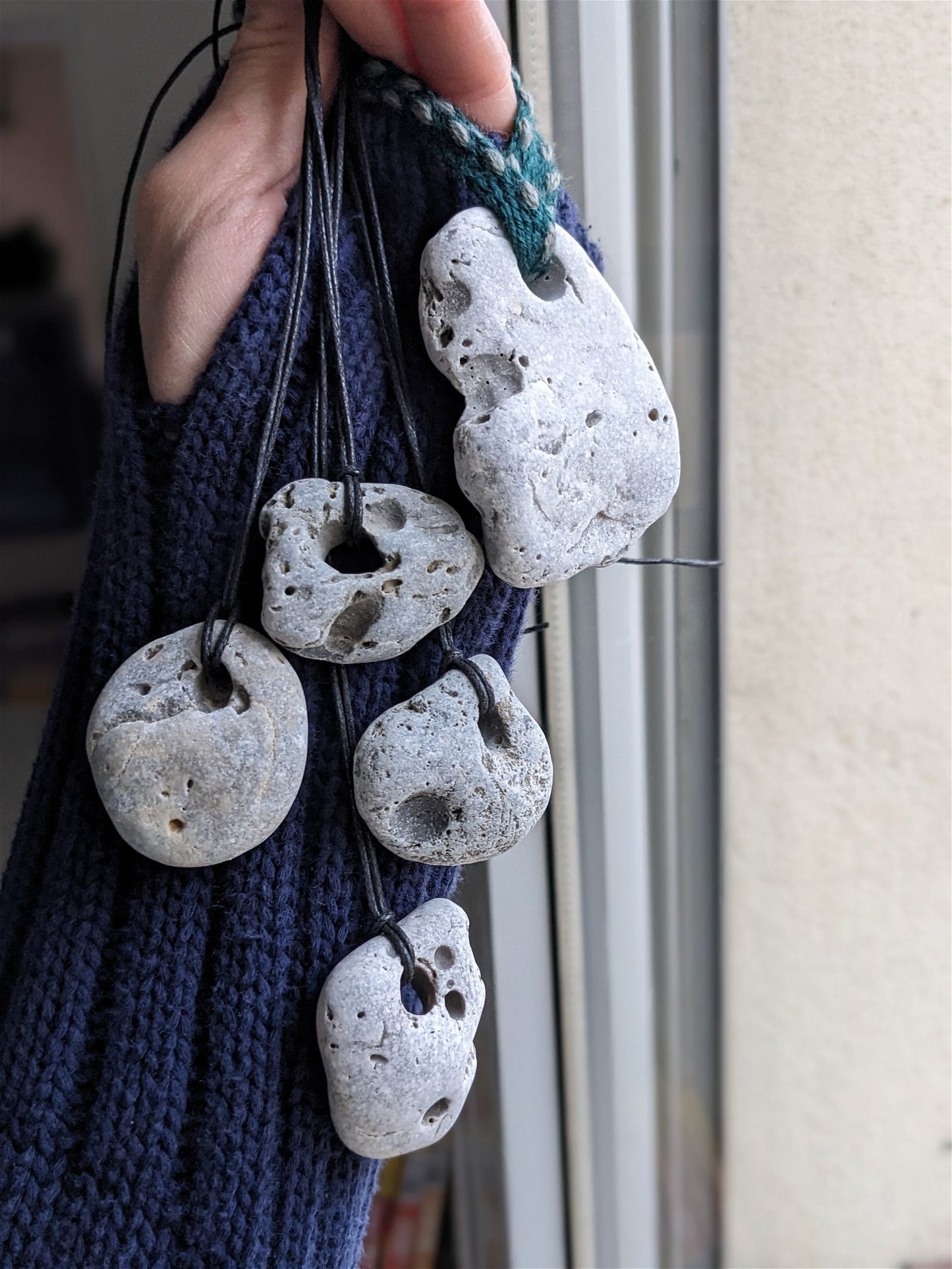 Collier pierre de protection irlandaise pierre de sorcière hagstone AU CHOIX - Aurore Lune 