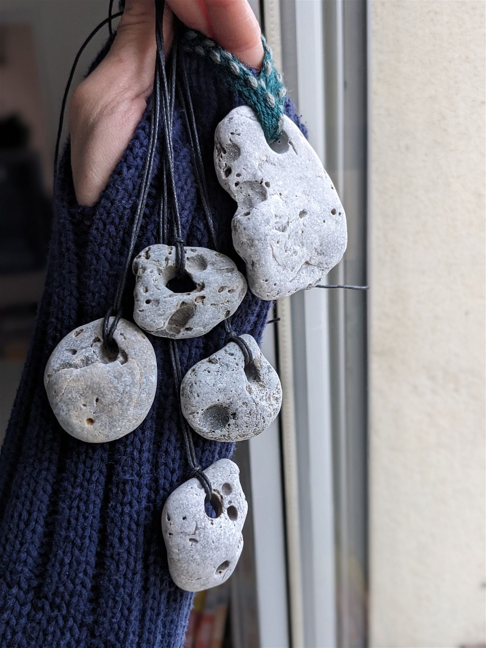 Collier pierre de protection irlandaise pierre de sorcière hagstone AU CHOIX - Aurore Lune 