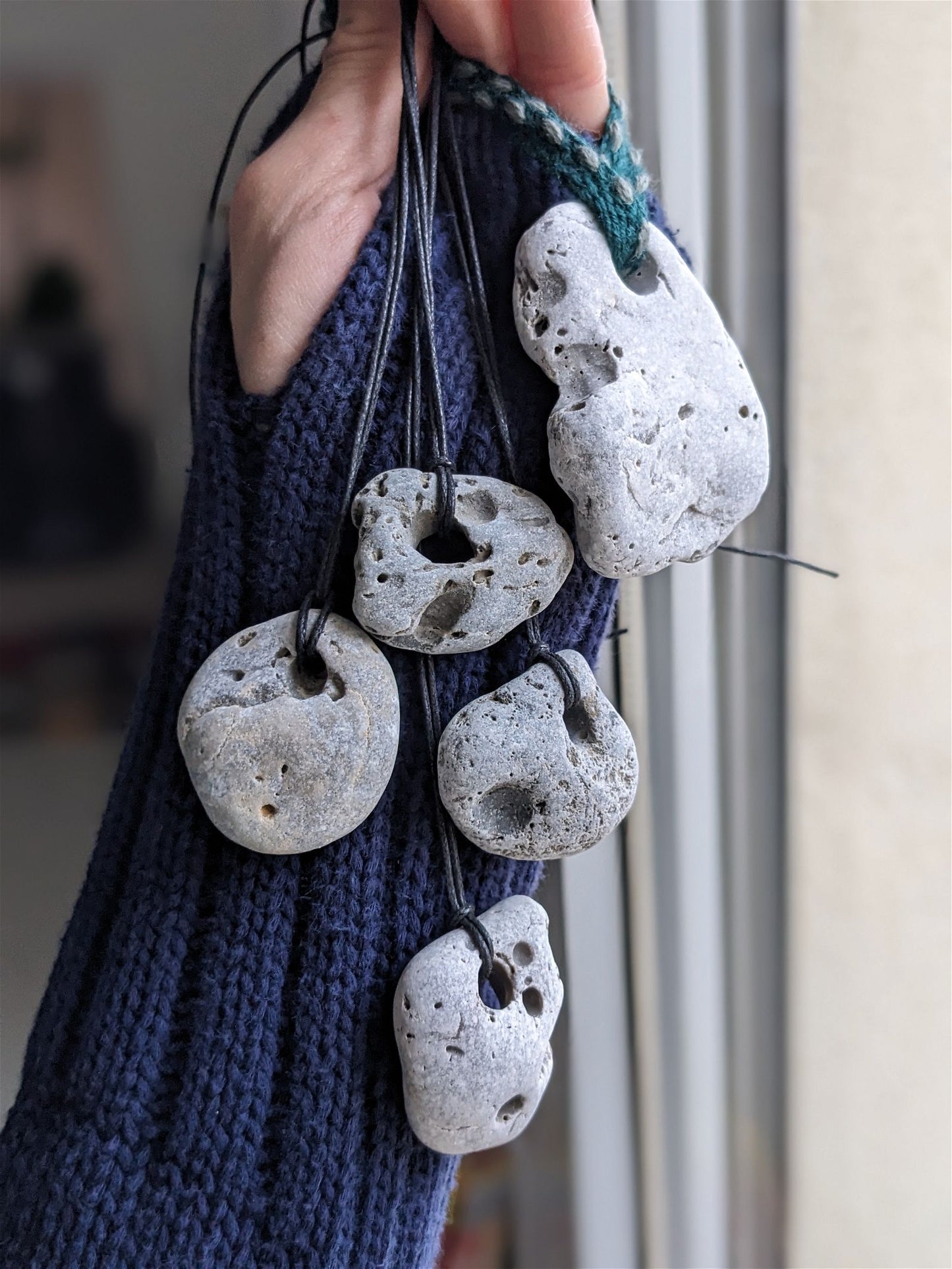 Collier pierre de protection irlandaise pierre de sorcière hagstone AU CHOIX - Aurore Lune 