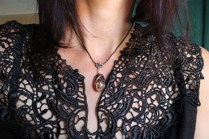 Collier pierre de soleil "c'est Ainsi" - Aurore Lune 