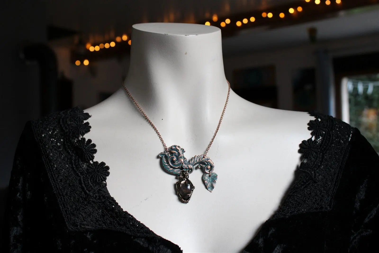 Collier pierre de soleil et Dieu Pan - Aurore Lune 