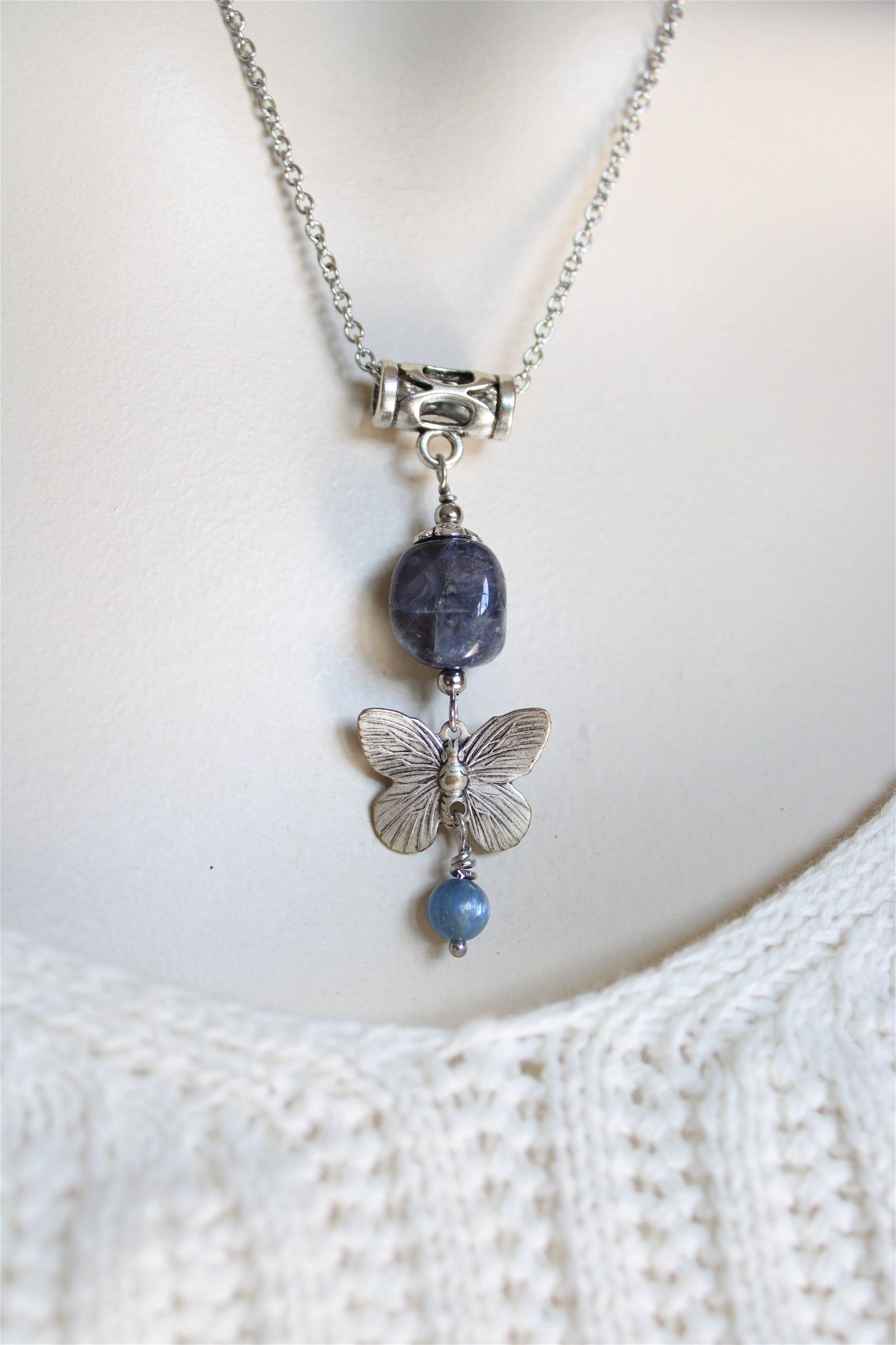 Collier poétique avec disthène bleu et cordiérite - Aurore Lune 