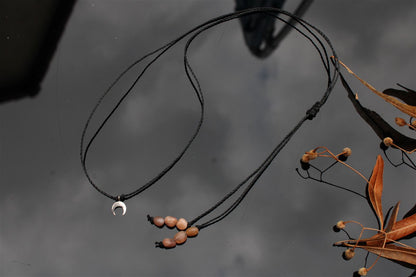 Collier ras du cou macramé micro lune argent et pierres de lune - Aurore Lune 