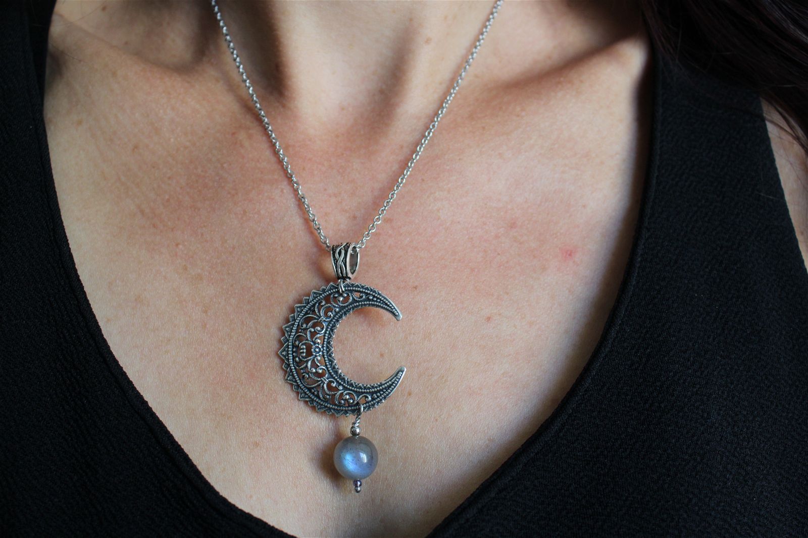 Collier talisman lune et labradorite bleue - Aurore Lune 
