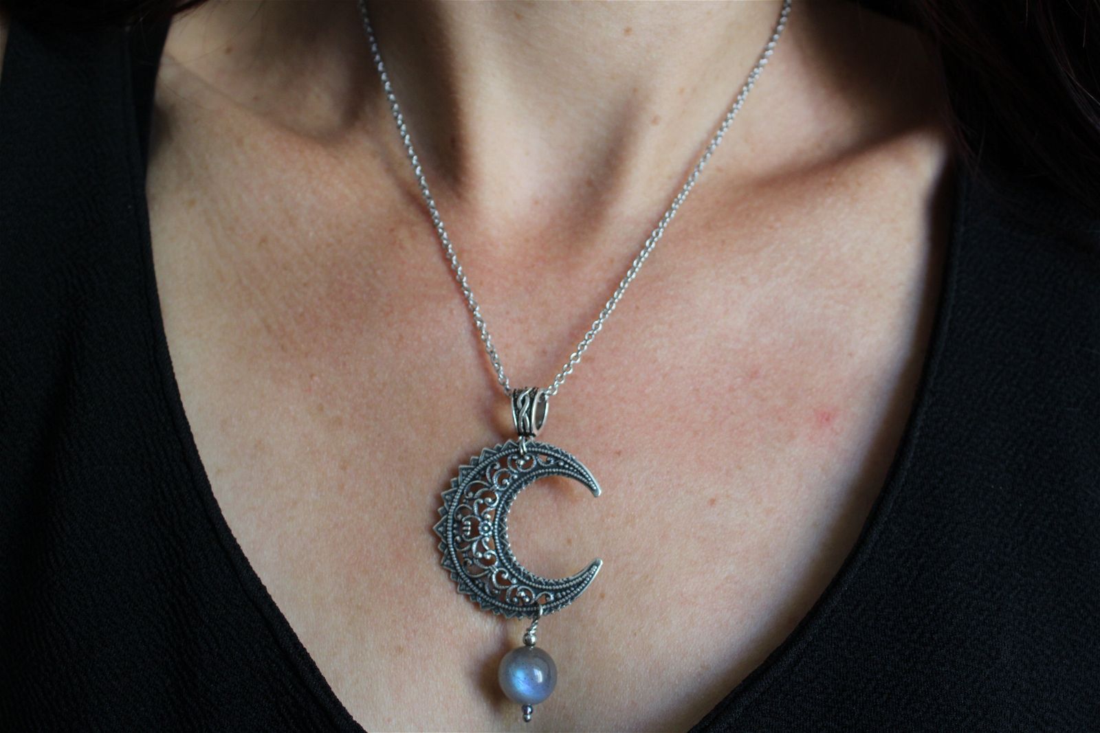 Collier talisman lune et labradorite bleue - Aurore Lune 