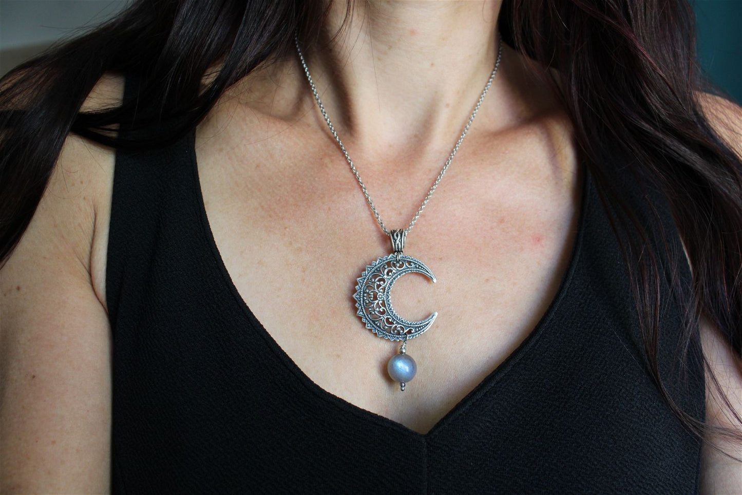 Collier talisman lune et labradorite bleue - Aurore Lune 