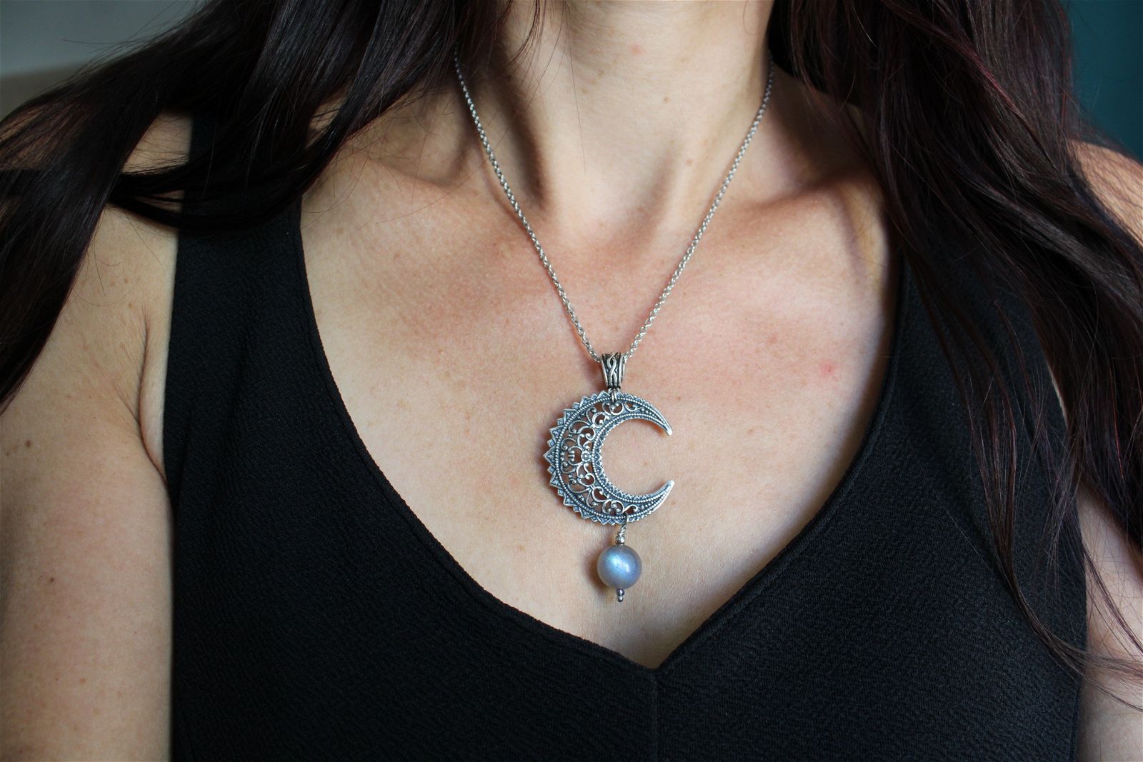 Collier talisman lune et labradorite bleue - Aurore Lune 