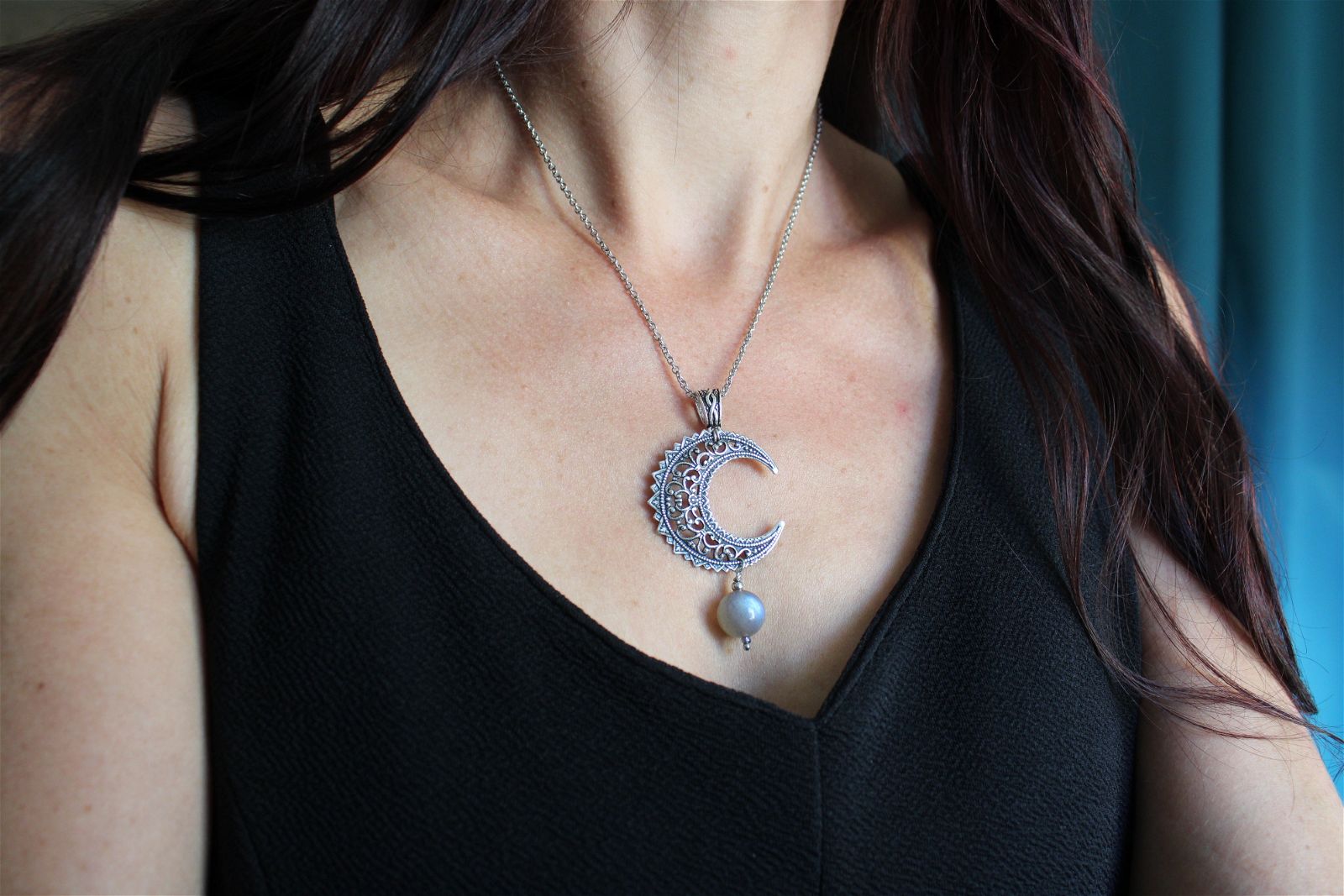 Collier talisman lune et labradorite bleue - Aurore Lune 