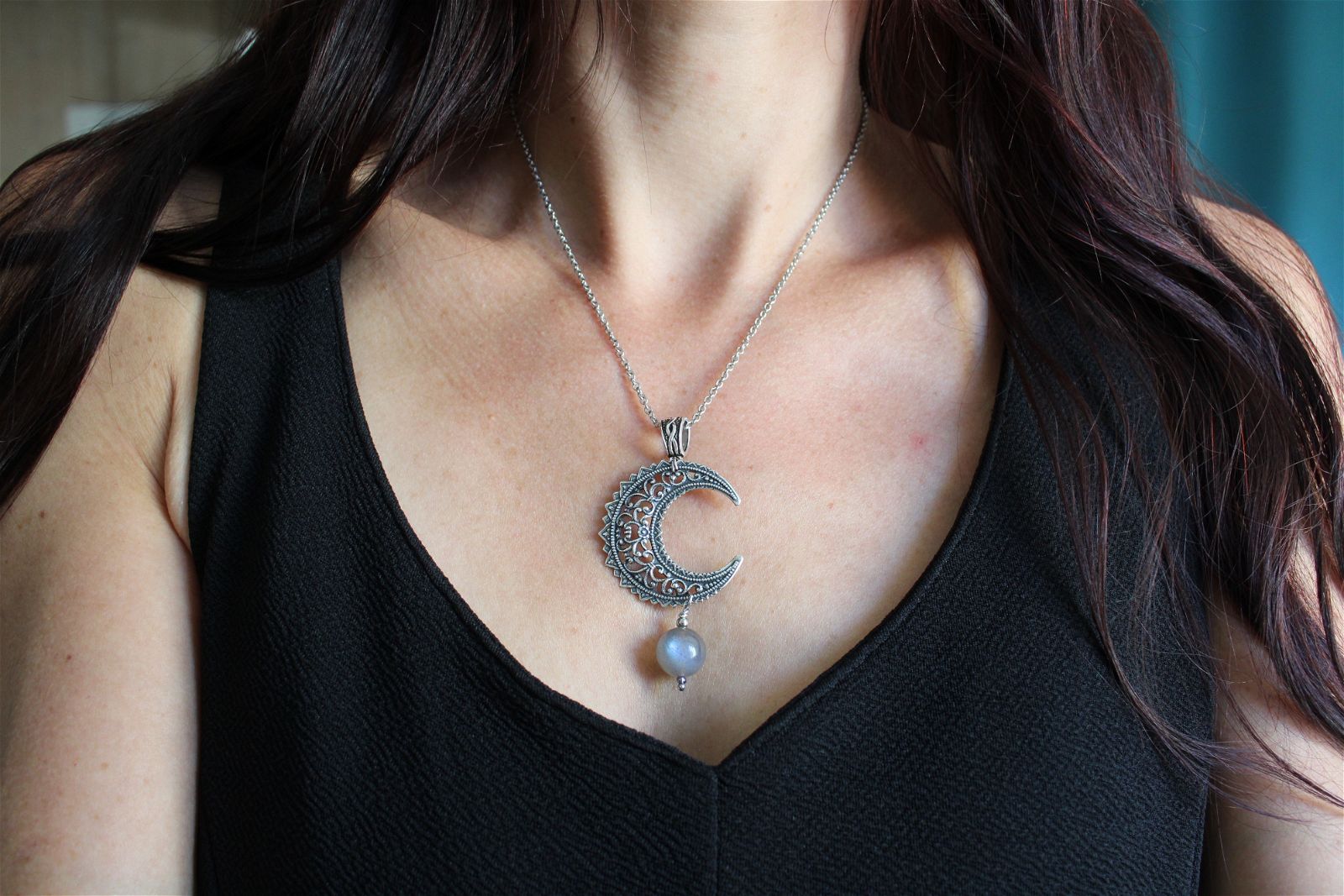 Collier talisman lune et labradorite bleue - Aurore Lune 