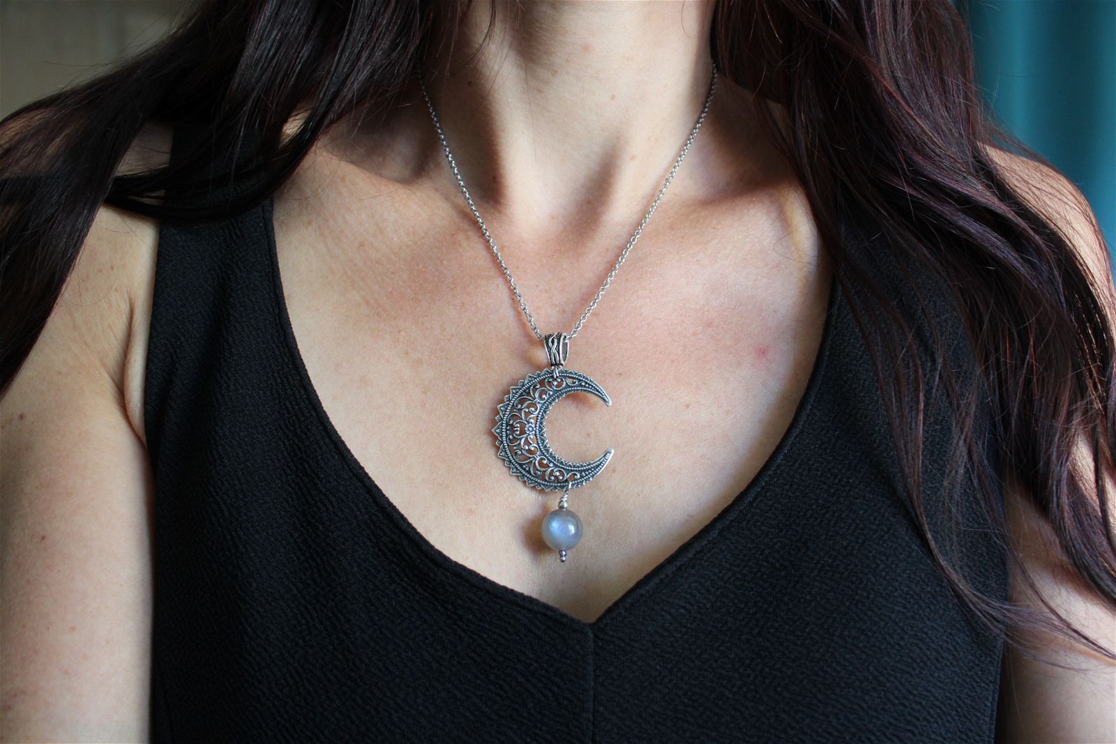 Collier talisman lune et labradorite bleue - Aurore Lune 