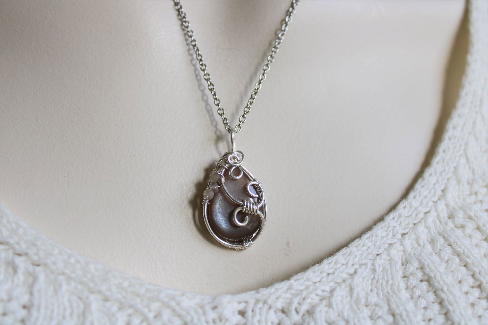 Collier wirewrap avec pierre de lune - Aurore Lune 